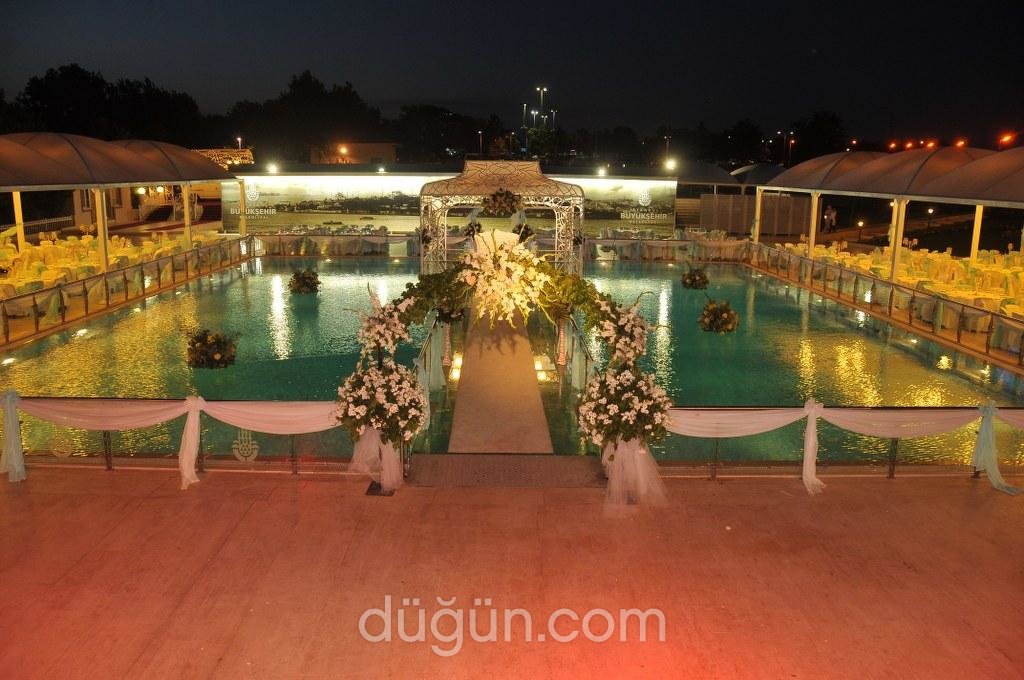 Florya Sosyal Tesisleri Havuzlu Bahçe