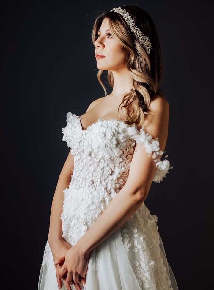 CYJ  5 Düşük Omuz Düz Kesim Göğüs Dekolteli Gelinlik