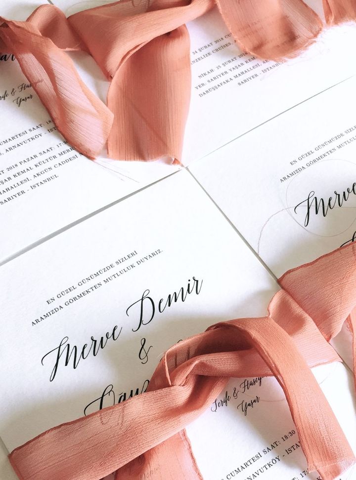 Kumaş Süslemeli Sade Davetiye Modeli