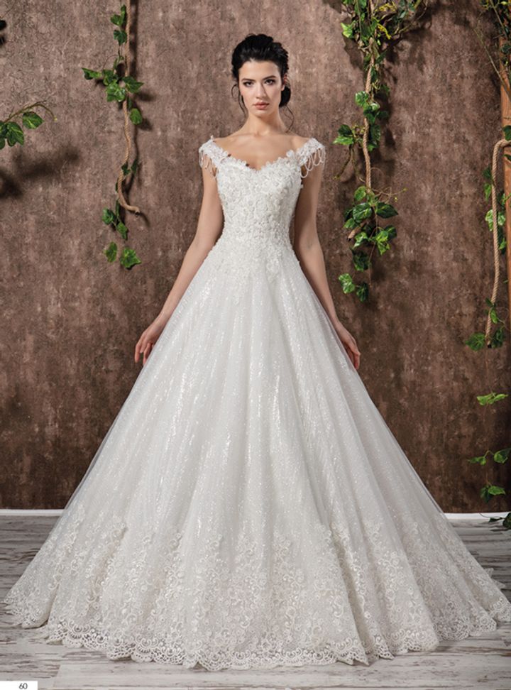 5006 A Kesim Sırt Dekolteli V Yaka Gelinlik