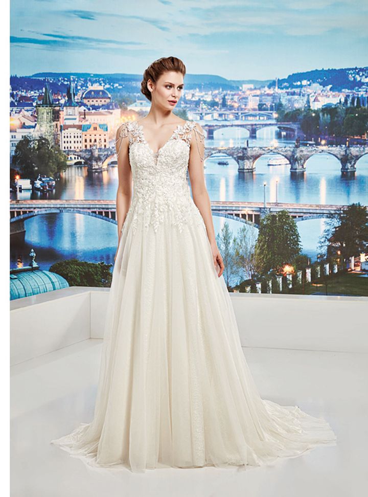 YMZ-109  Sırt Dekolteli V Yaka Düz Kesim Gelinlik