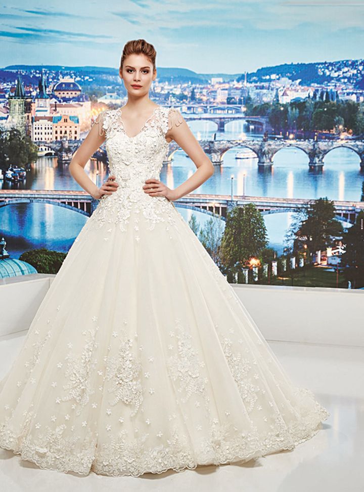 YMZ-108  Prenses Kesim Sırt Dekolteli V Yaka Gelinlik