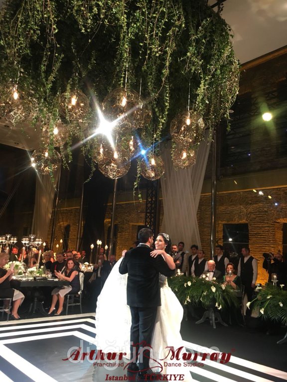 Arthur Murray Dans Okulu