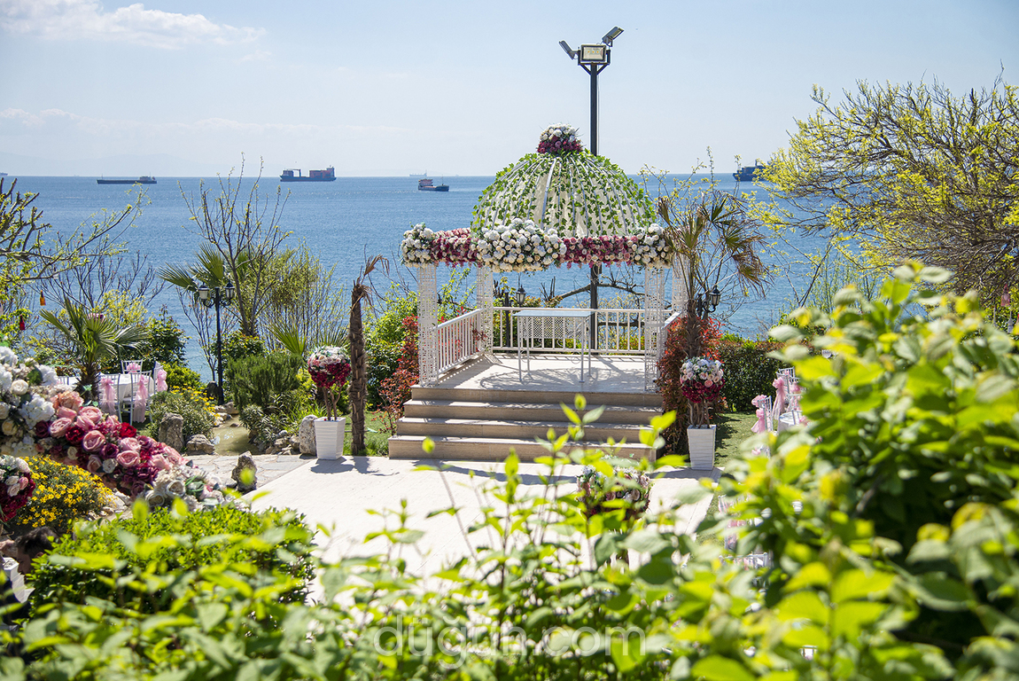 Deniz Bahce Jardin De Mer Kir Dugunu Istanbul