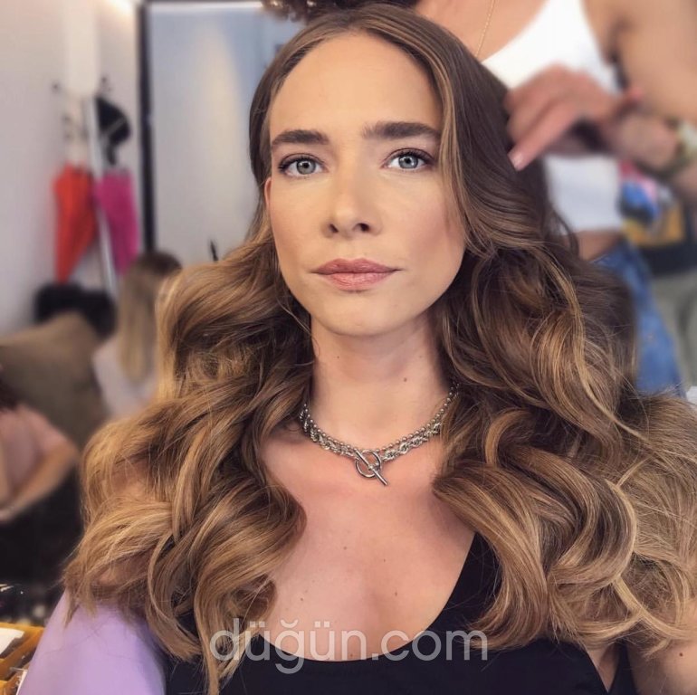 Hair Stylist Esra Gül