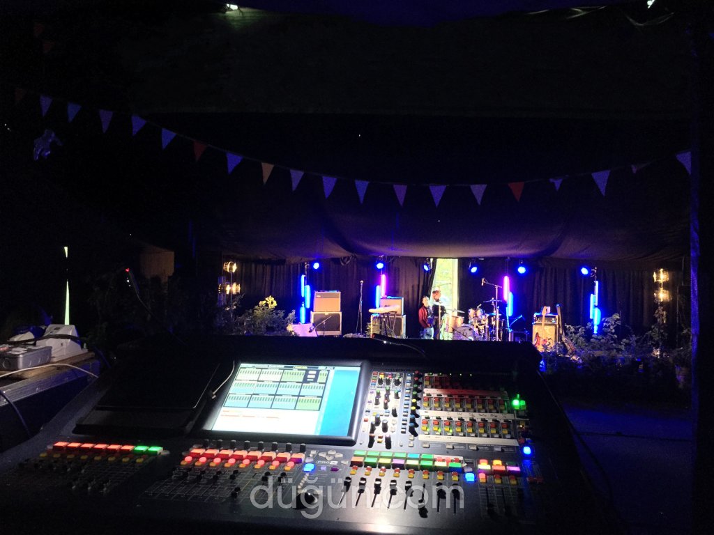 Everest Ses Işık Sahne