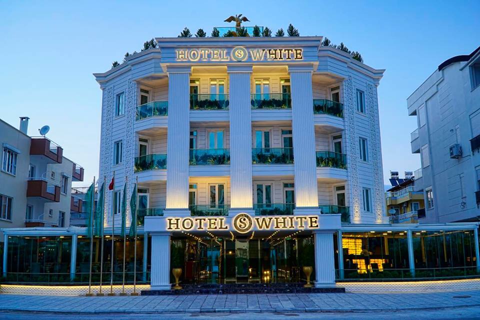 Hotel S White