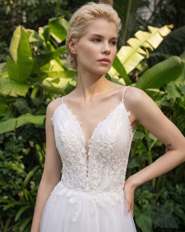 NSC 44 A Kesim Helen Sırt Dekolteli Gelinlik 3