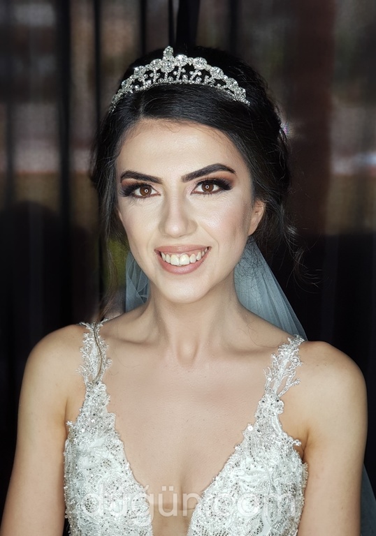 Pelin Sarıkaya Make Up Studyo