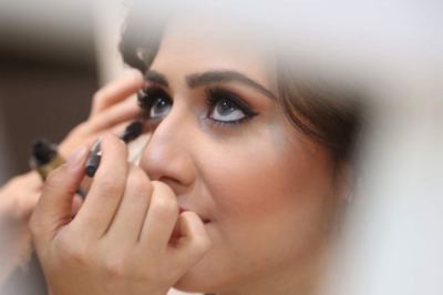 Oya Ebru Tan Make Up Studio