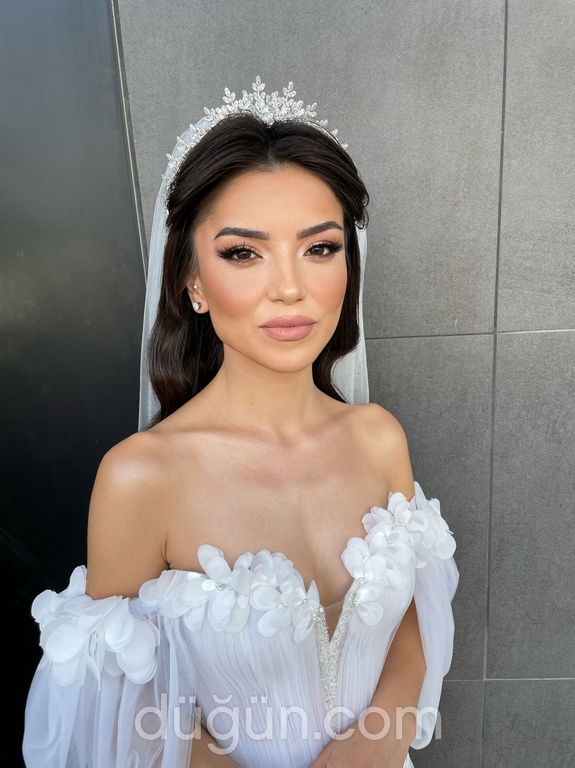 Büşra Zararsız Hair Makeup