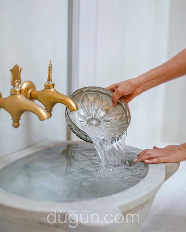 Tarihi Çeşme Hamamı