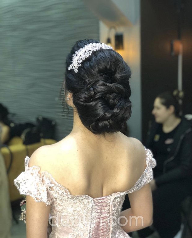 Ferhat Bora Kuaför ve Güzellik Salonu