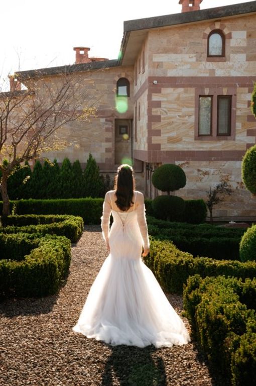 AYHC-100-25 Balık Kesim Tarlatansız Sırt Dekolteli Gelinlik 2