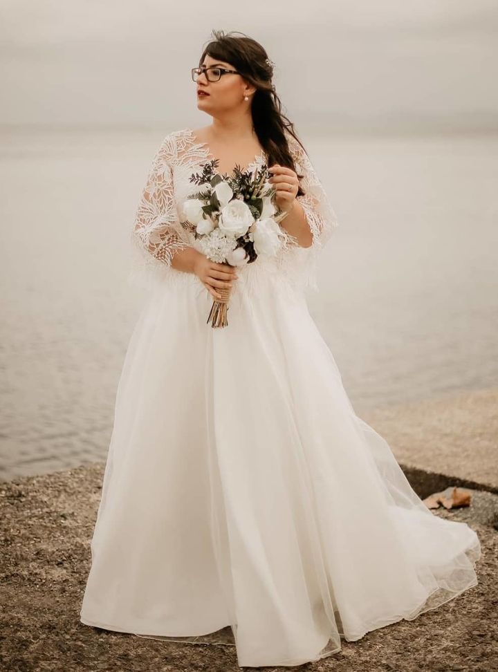 Elif Aygün Atelier 93 Sırt Dekolteli V Yaka Düz Kesim Gelinlik