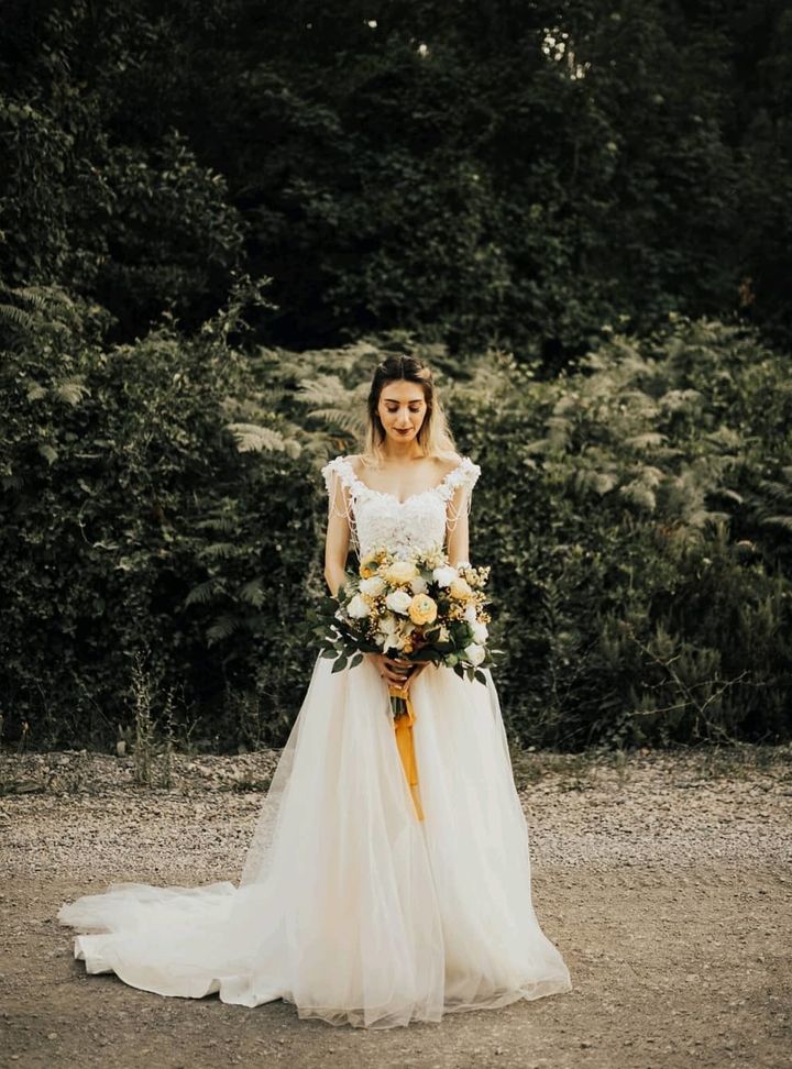 Elif Aygün Atelier 101 Sırt Dekolteli V Yaka Düz Kesim Gelinlik