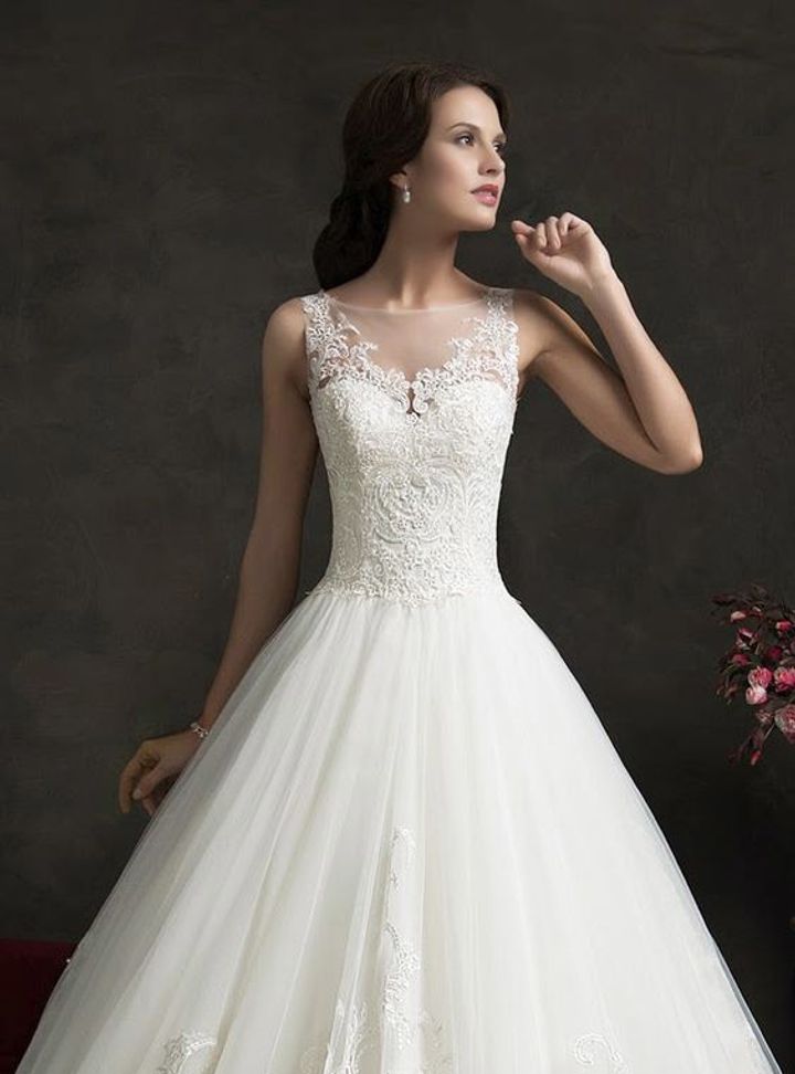 Eslem Moda 52 A Kesim Göğüs Dekolteli Romantik Gelinlik