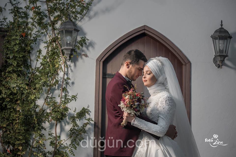 Zirve Gelinlik ve Dijital Fotoğrafçılık