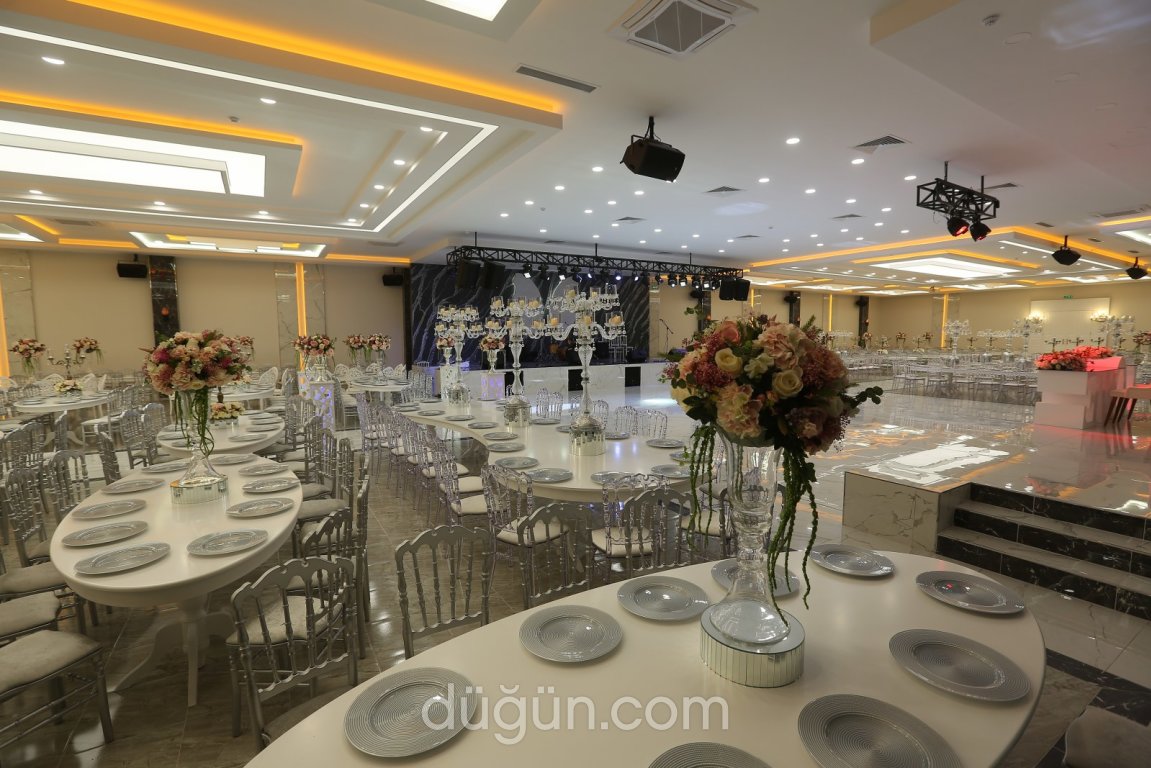 Beyaz Kelebek Deluxe Davet Salonu