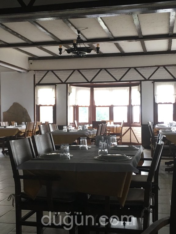 Tarihi Çınaraltı Restaurant