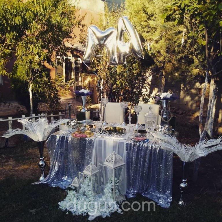 Lora Wedding