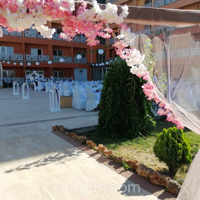 Teoman Öztürk Tesisleri Lotus Garden