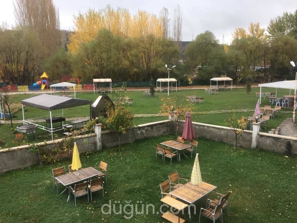 Veli Paşa Konağı ve Kır Bahçesi