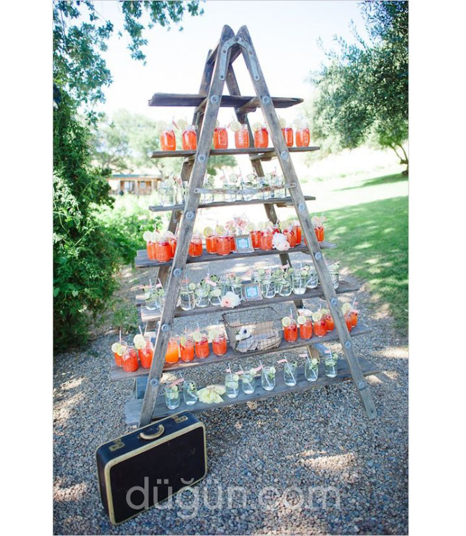 Main Event & Cocktail’s Bar Catering