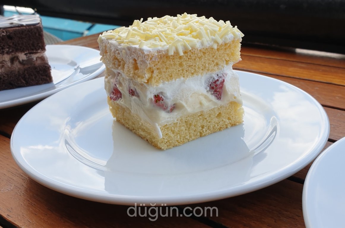 Sarıyer - Göze Pastanesi