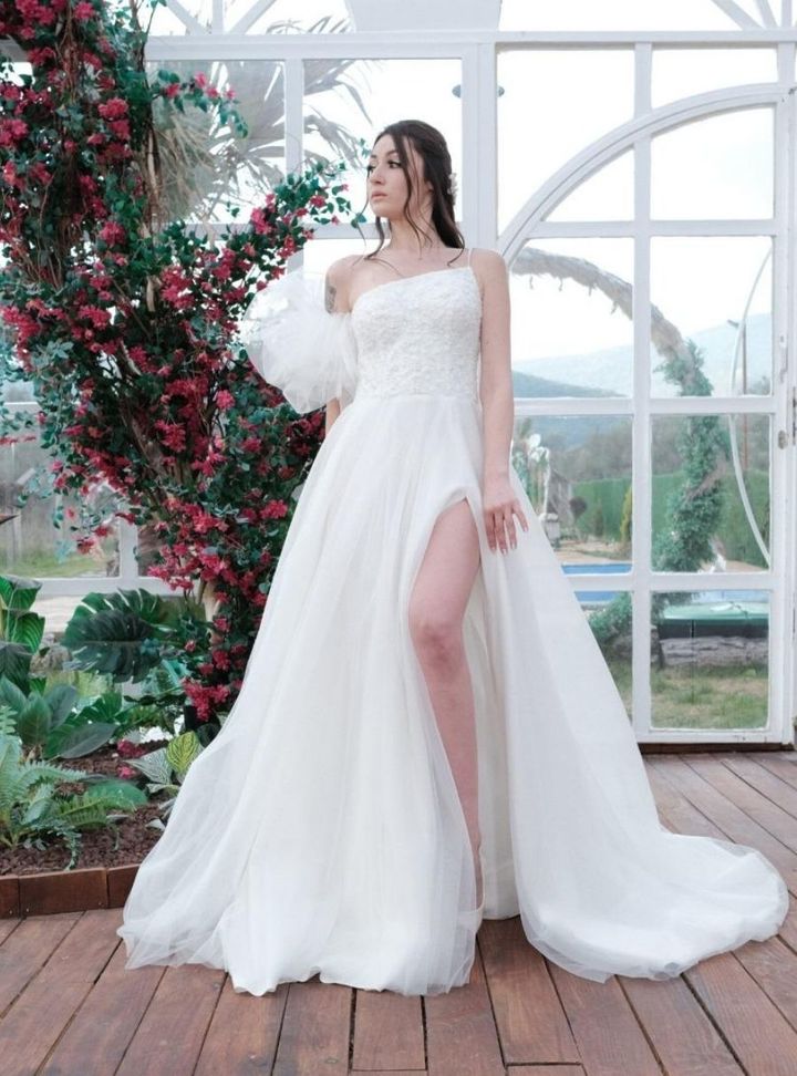 DYHC 61-25 A Kesim Tarlatansız Düşük Omuz Gelinlik