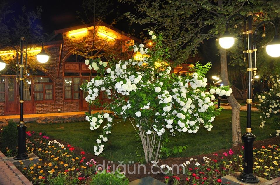 Bizim Ora Düğün Bahçesi