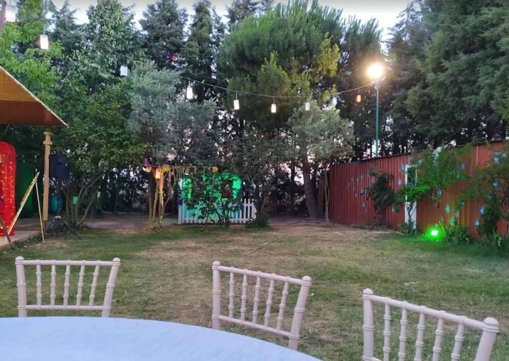 Rose Garden Kır Bahçesi