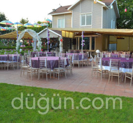 Rose Garden Kır Bahçesi