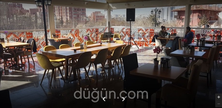 Chef and chef Cafe