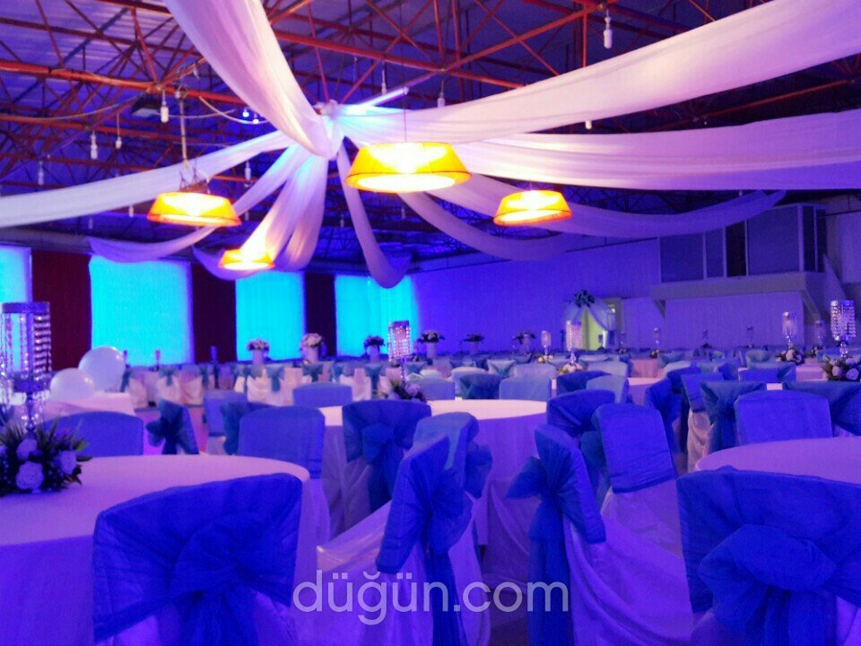 Altınova Atatürk Kültür Merkezi