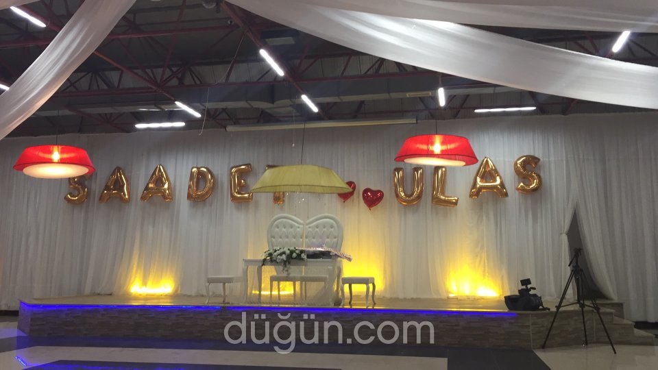 Altınova Atatürk Kültür Merkezi