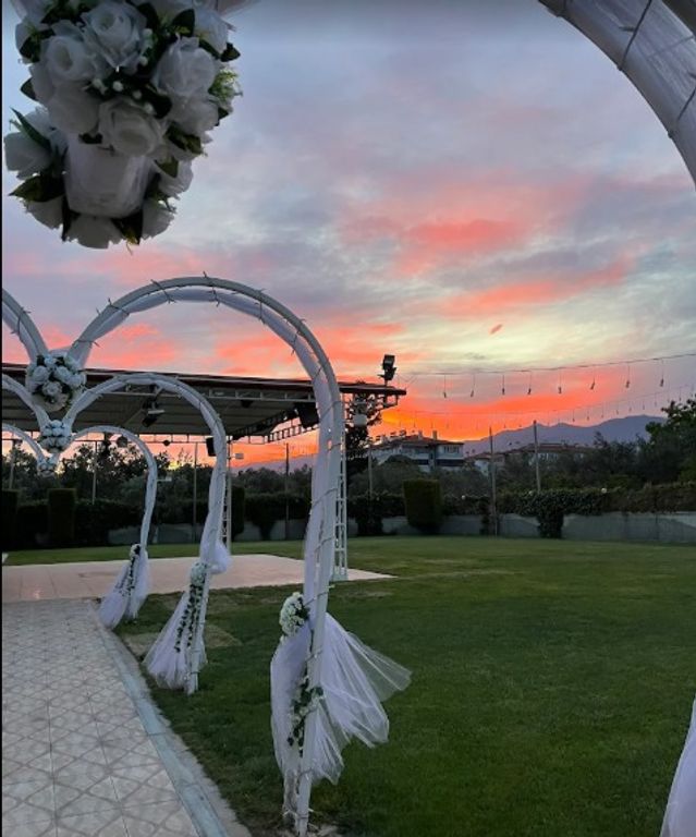 Gökkuşağı Kır Düğün Salonu