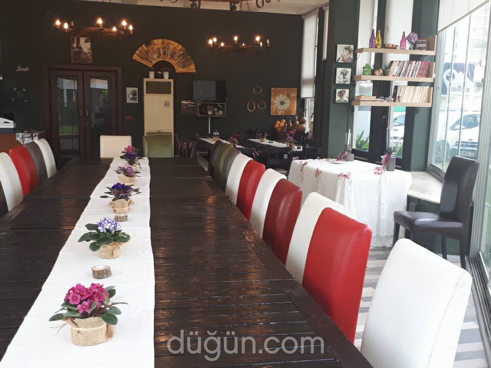 Rustica Cafe & Restaurant