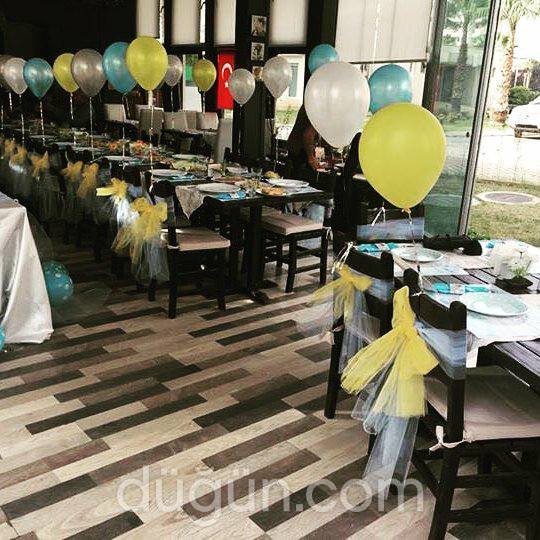 Rustica Cafe & Restaurant
