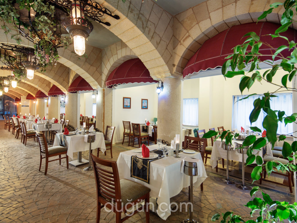 Crystal Sunrise Queen Luxury Resort