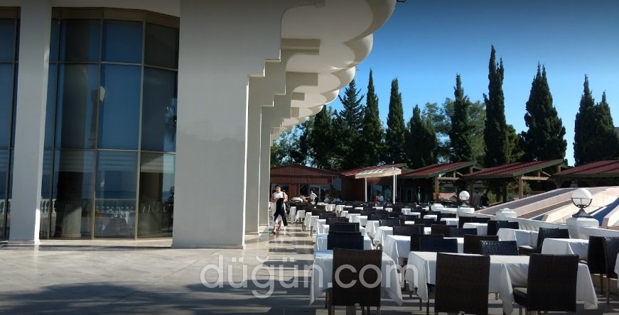 Crystal Sunrise Queen Luxury Resort