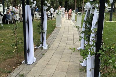 Merinos Park Restoran Kır Bahçesi