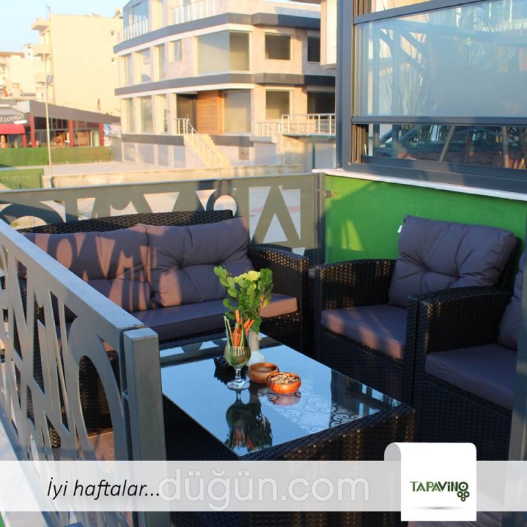 Tapavino Cafe & Restaurant