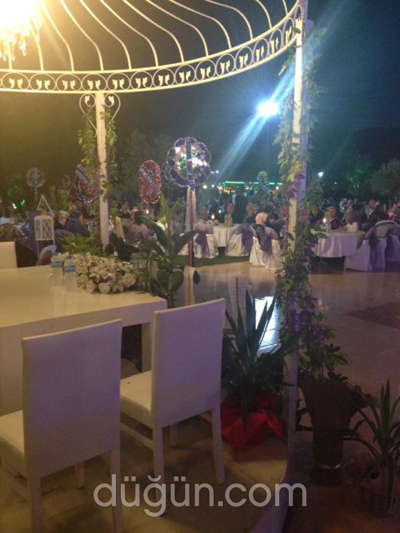 Caravan Camping Kır Düğünü