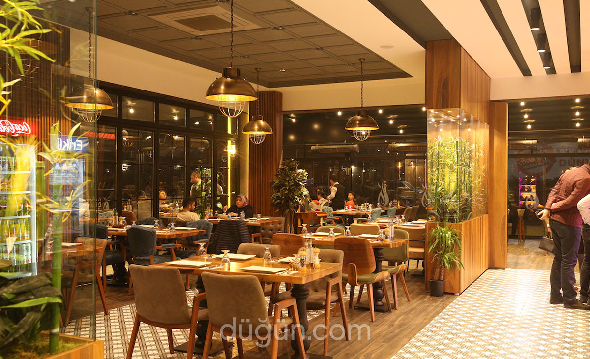 Közbahçe Steak House