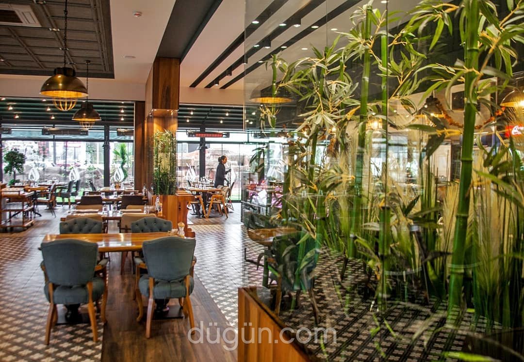 Közbahçe Steak House