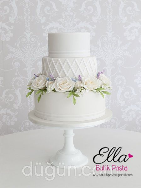 Beyaz Nişan Pastası