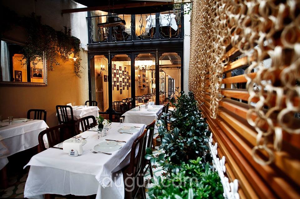 Latife Hanım Meyhanesi