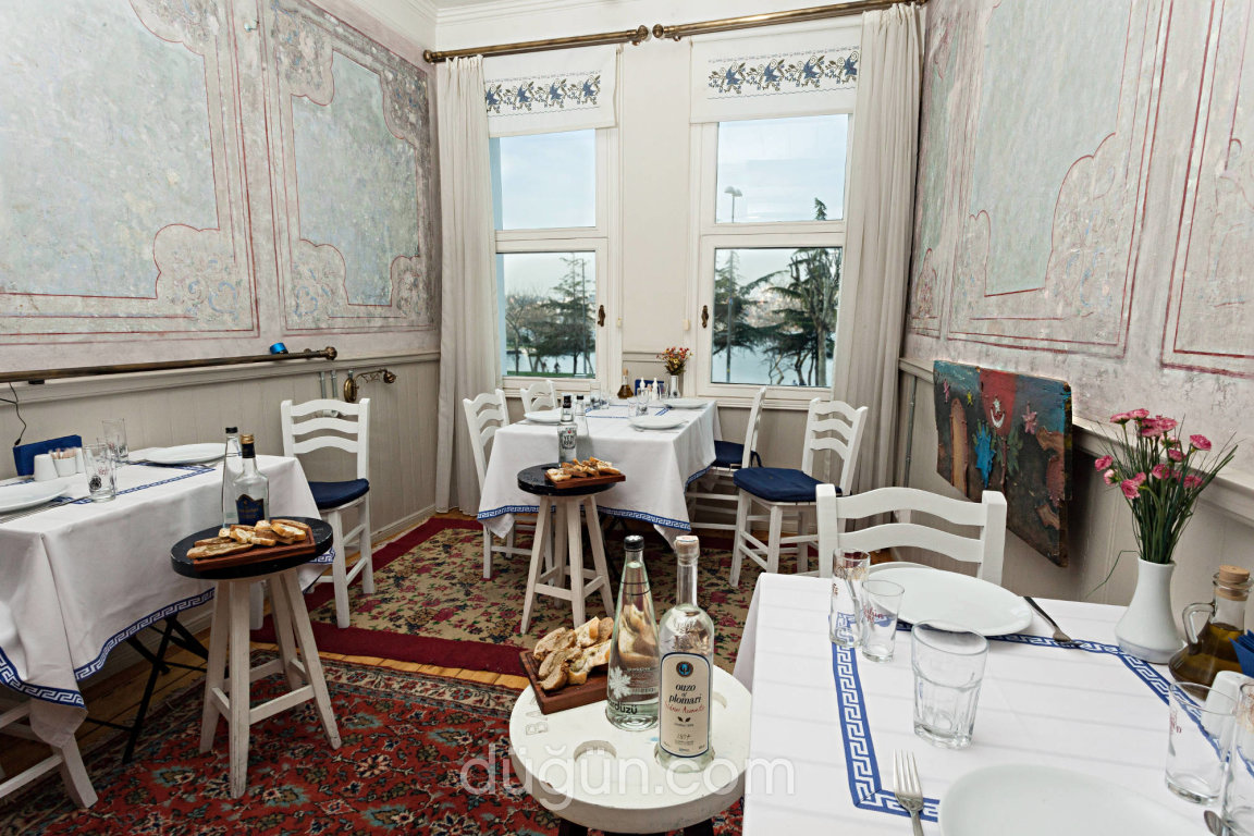 BarbaVasilis Rum Meyhanesi