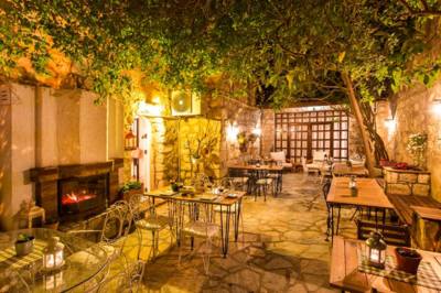 Serin Alaçatı Cafe & Butik Otel